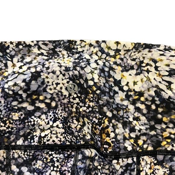 Lululemon Wunder Under Crop High Rise Roll Down Scallop Luxtreme 23” leggings Si - Picture 3 of 5